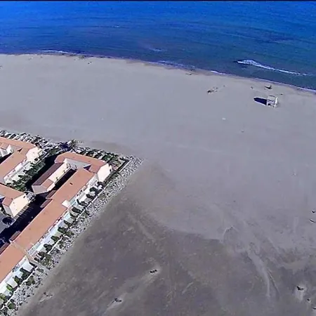 Pavillon 20M De La Plage Des Ayguades Gruissan Exterior photo